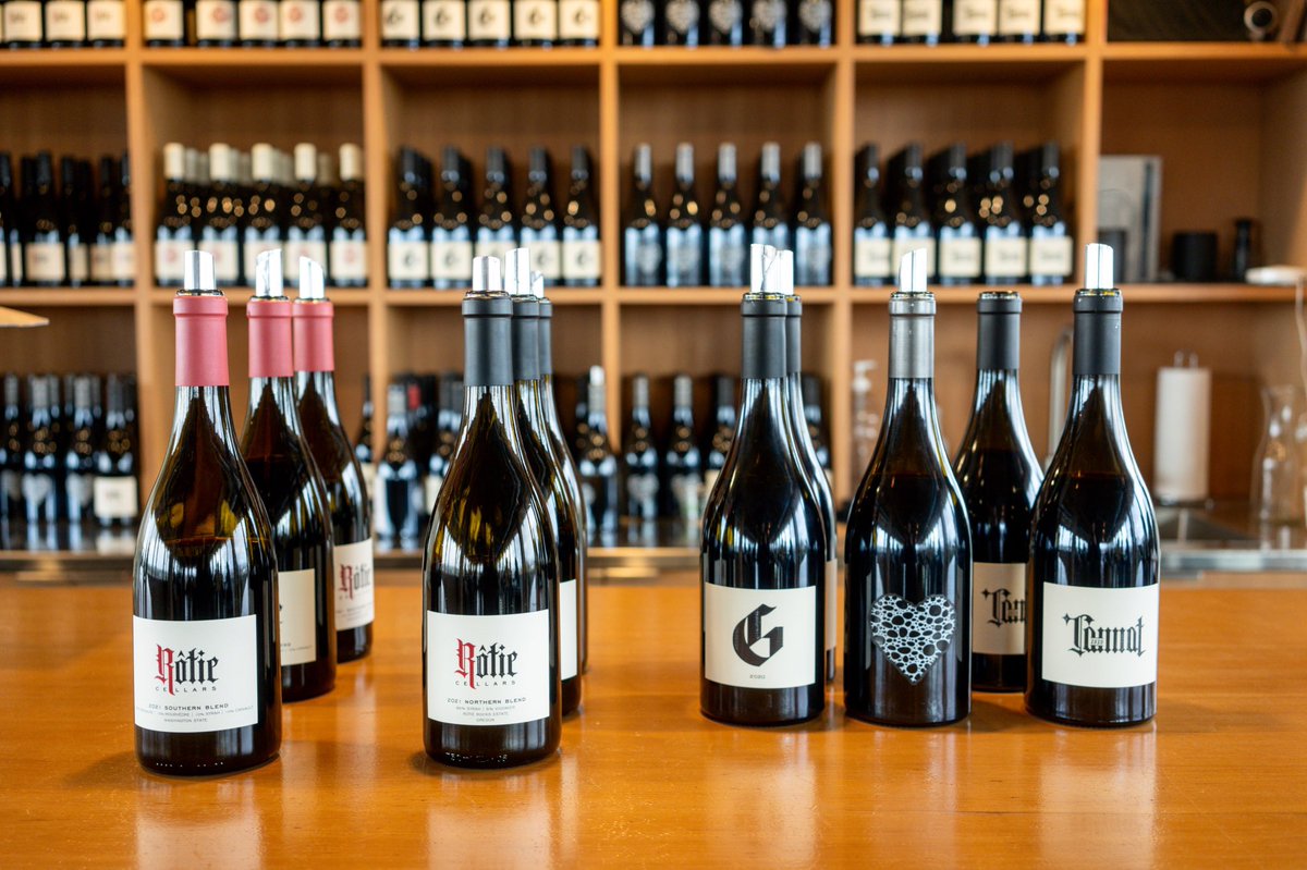 RotieCellars's tweet photo. The gang’s all here 🍷😊✨. #RotieCellars https://t.co/U0Q7uZcc7F