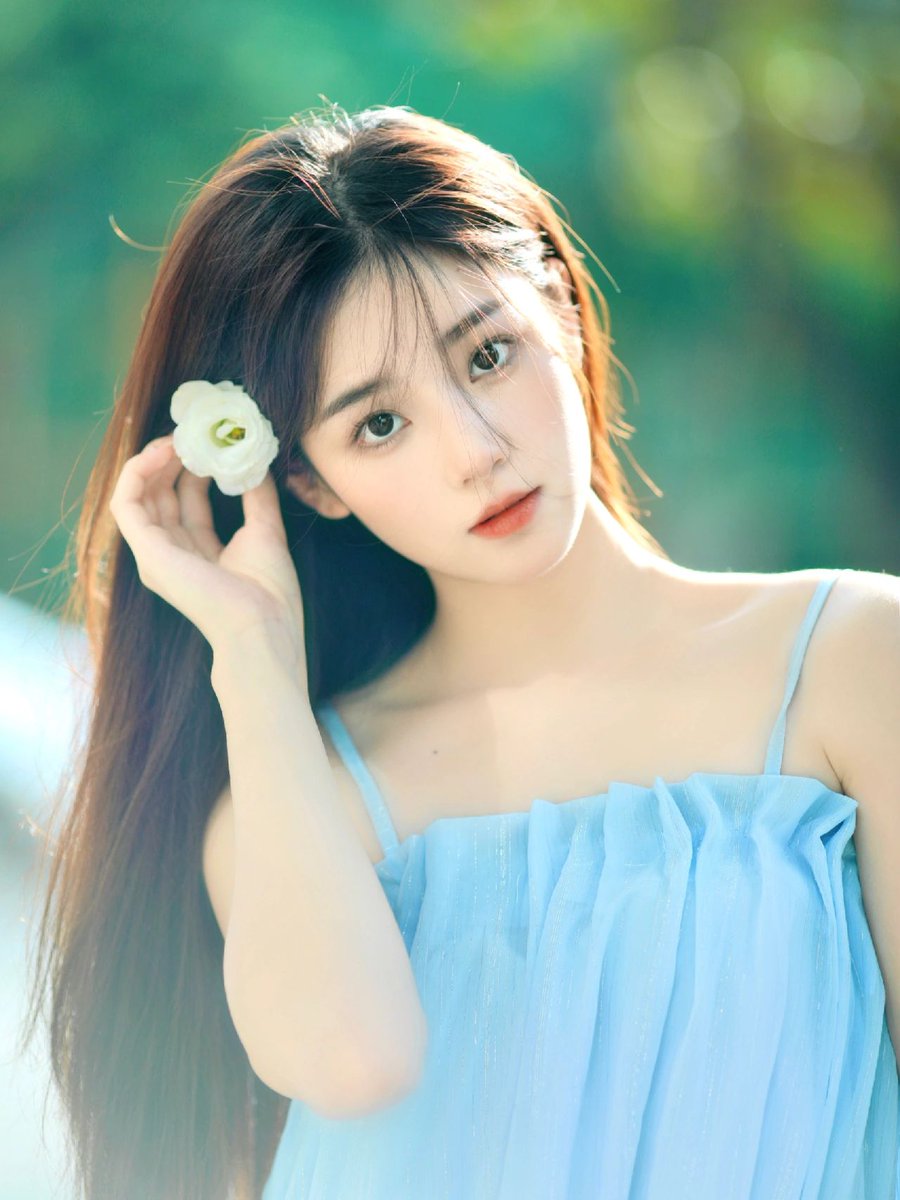 随手抓住一束风，便是一整个夏天🍃