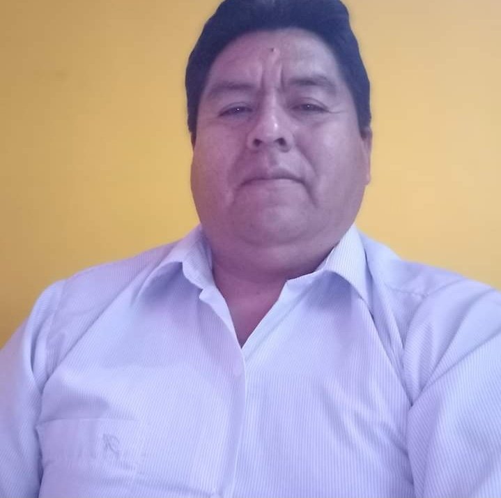 vaneyi01's tweet photo. Que les parece este madurito rico de Tacna Perú. Rico gordito rica verga...
😋✌️😋😋 https://t.co/zBxzETZKzT