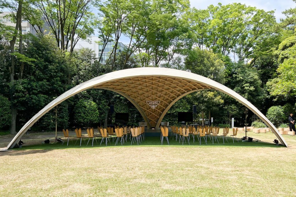 afasiaarq's tweet photo. #Ryue Nishizawa | https://t.co/pZ2Pnq0Yrm | posted by afasia | daily entries on contemporary art and architecture #afasiaarchzine #afasiaarq
Prada Mode wooden pavilion . Tokyo Office of Ryue Nishizawa . photos: © architecturephoto Ninth iteration of Prada Mode in Tokyo, in a… https://t.co/zUeBJWRUDn