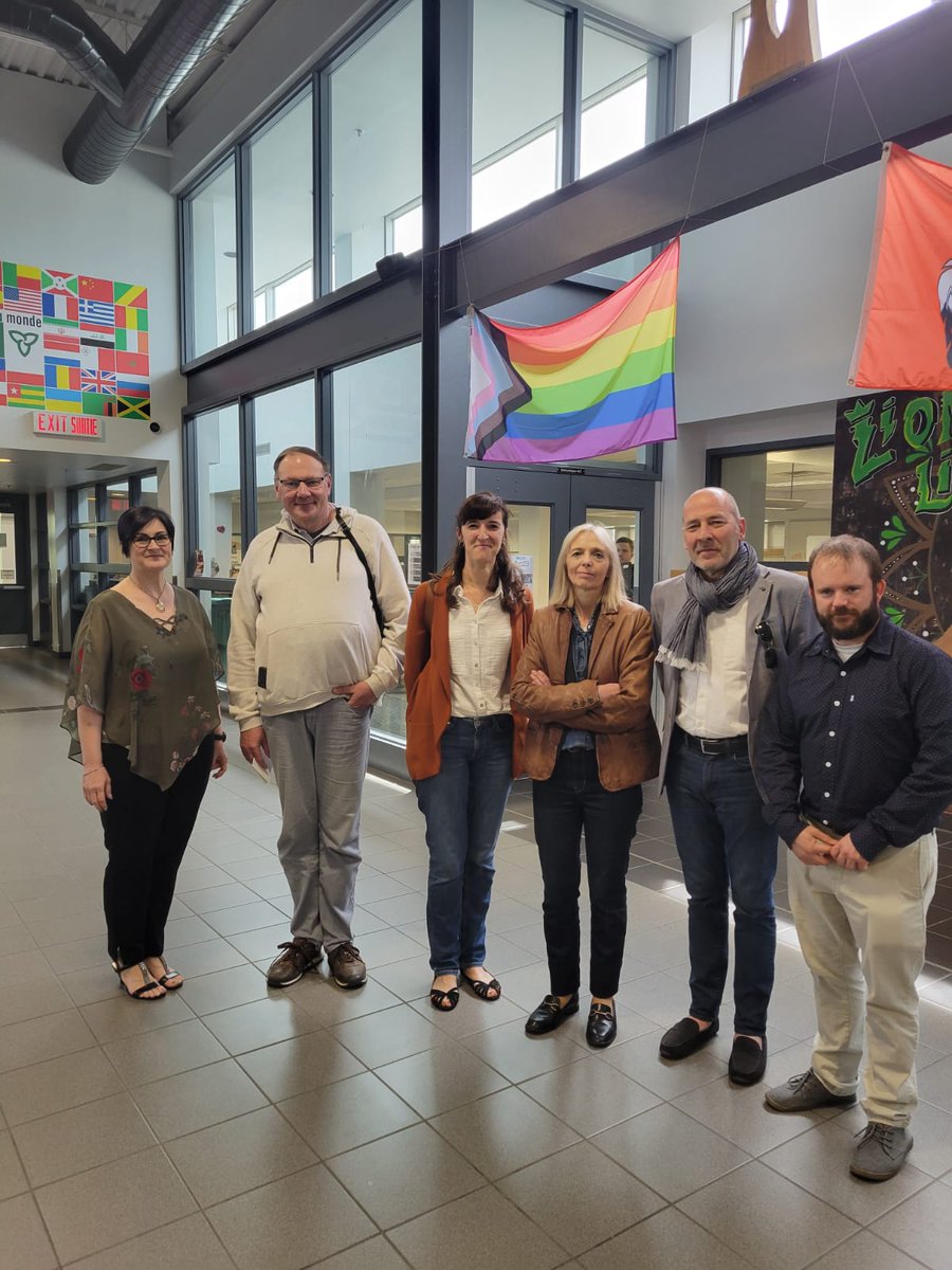 La délégation française (Académie de Lille) est en visite d'école aujourd'hui <a href="/ESCEJL/">École secondaire catholique E.J. Lajeunesse</a>.  Création possible d'un partenariat dans le domaine de l'hôtellerie.   Merci à l'équipe administrative du chaleureux accueil.  <a href="/CscProvidence/">Csc Providence</a>