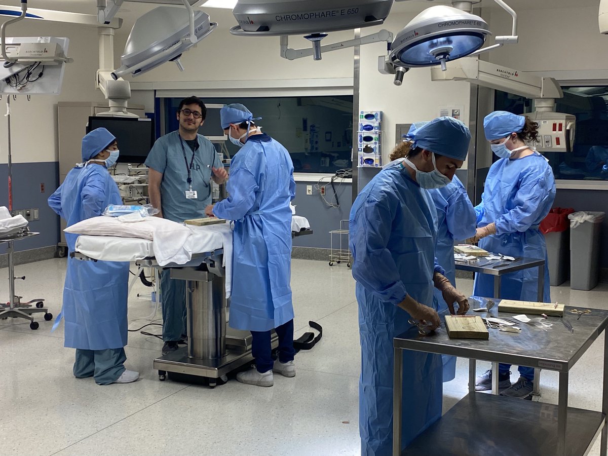 Great surgical skills session with the @PennMedicine medical students and @iyengaramit and @WeingartenNoah. Exciting to work with so many bright future surgeons! @pennsurgery @AspiringCTS @NimeshDesaiMD @BavariaMd  #MedTwitter Link to sim models: mmcts.org/tutorial/1614