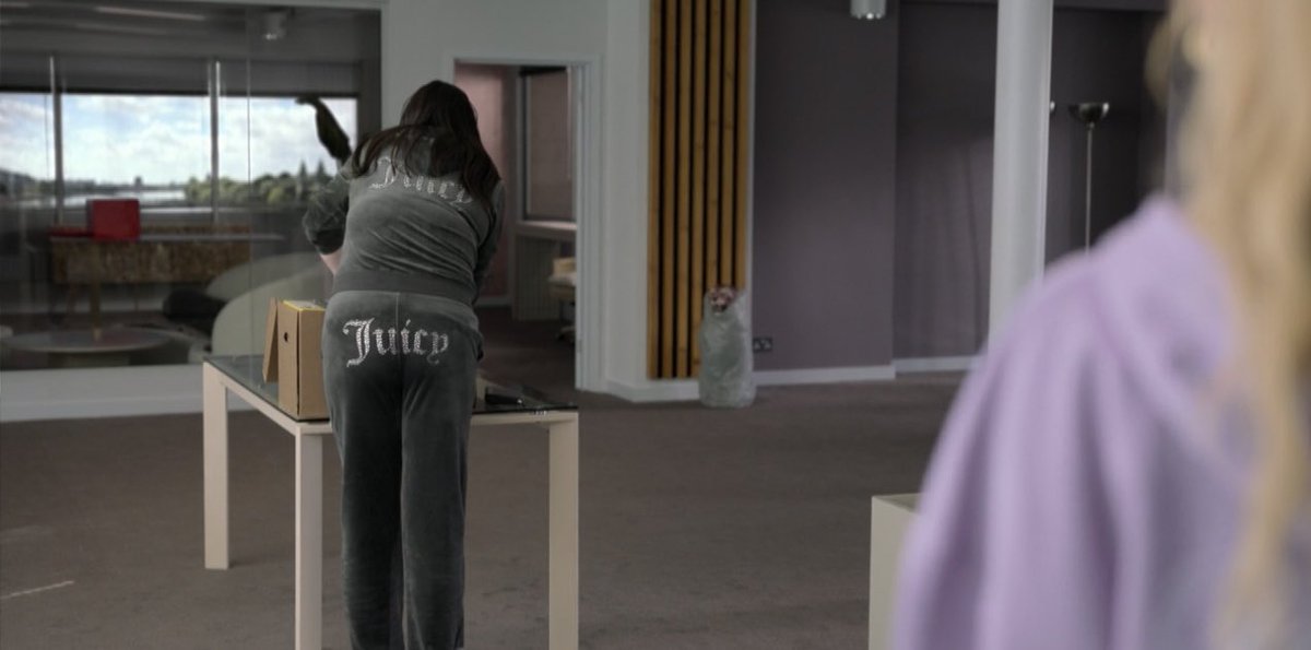 theolasso's tweet photo. “I like clothes that tell the truth” BARBARA WITH THE FUNNIEST LINE OF THE EPISODE PLEASE #tedlasso https://t.co/gN3ROxir3L