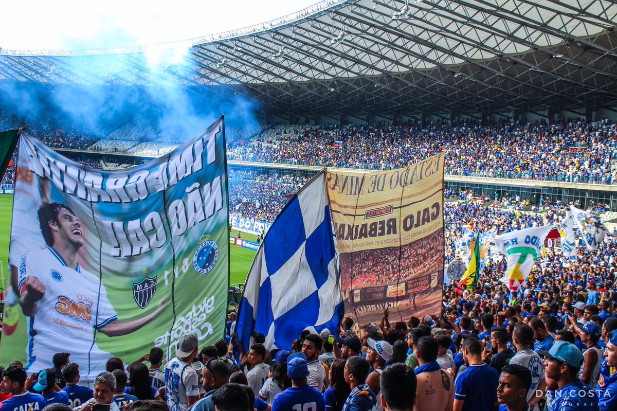 fromboxtobox's tweet photo. @U_alanzinhoOo @jottape1921 Porra bixo, ate 2019 quando vcs ainda nao tinham serie B vcs falavam disso toda hora (ate faixa e bandeira tinham), mas agr que vcs ficaram afundados la por 3 anos, quando a gnt fala sobre ai é questao de demérito do rivar? Kkkkkk 
Nao fode ne hahah https://t.co/Nw6SFMA8GL