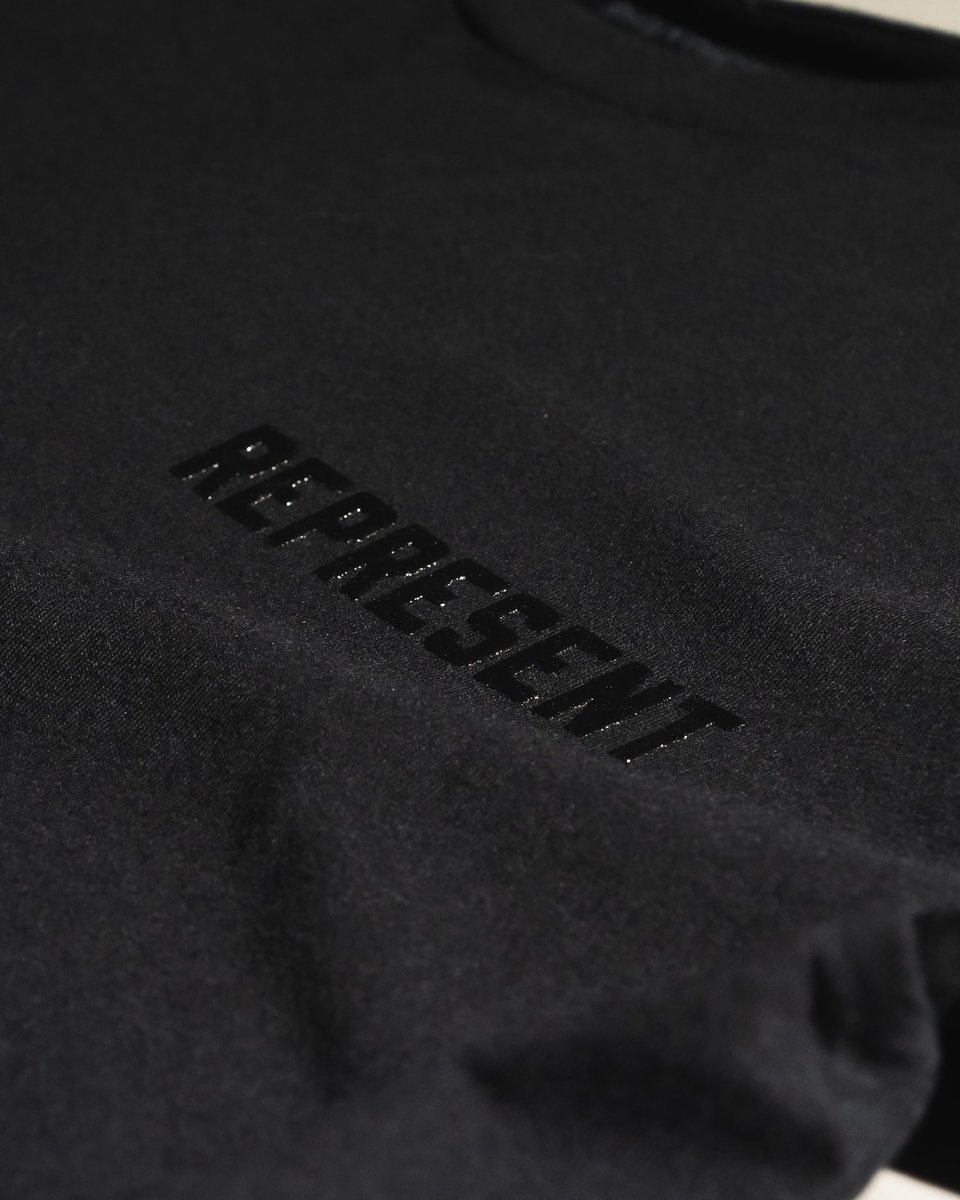 RepresentLTD's tweet image. BLACK ON BLACK // GLOSSY SUPER GEL

The Realest in the Game collection out now // REPHARD.com

#represent #therealest #oversizedtee #representltd #rephard #neverestablished #madexreal

REPRESENT®️ // THE REALEST IN THE GAME