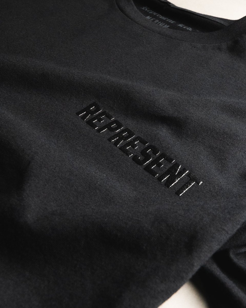 RepresentLTD's tweet image. BLACK ON BLACK // GLOSSY SUPER GEL

The Realest in the Game collection out now // REPHARD.com

#represent #therealest #oversizedtee #representltd #rephard #neverestablished #madexreal

REPRESENT®️ // THE REALEST IN THE GAME