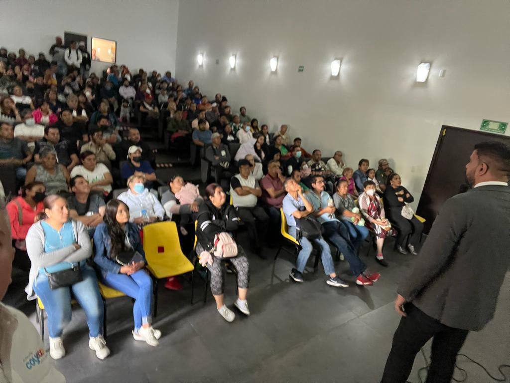 Alcaldia_Coy's tweet photo. Personal de la Dirección General de Desarrollo Social y Fomento Económico impartió el taller "Manejo del Estrés", en la Bibilioteca Vicente Guerrero.

#ContigoSomosImparables https://t.co/WkBIyOppAy