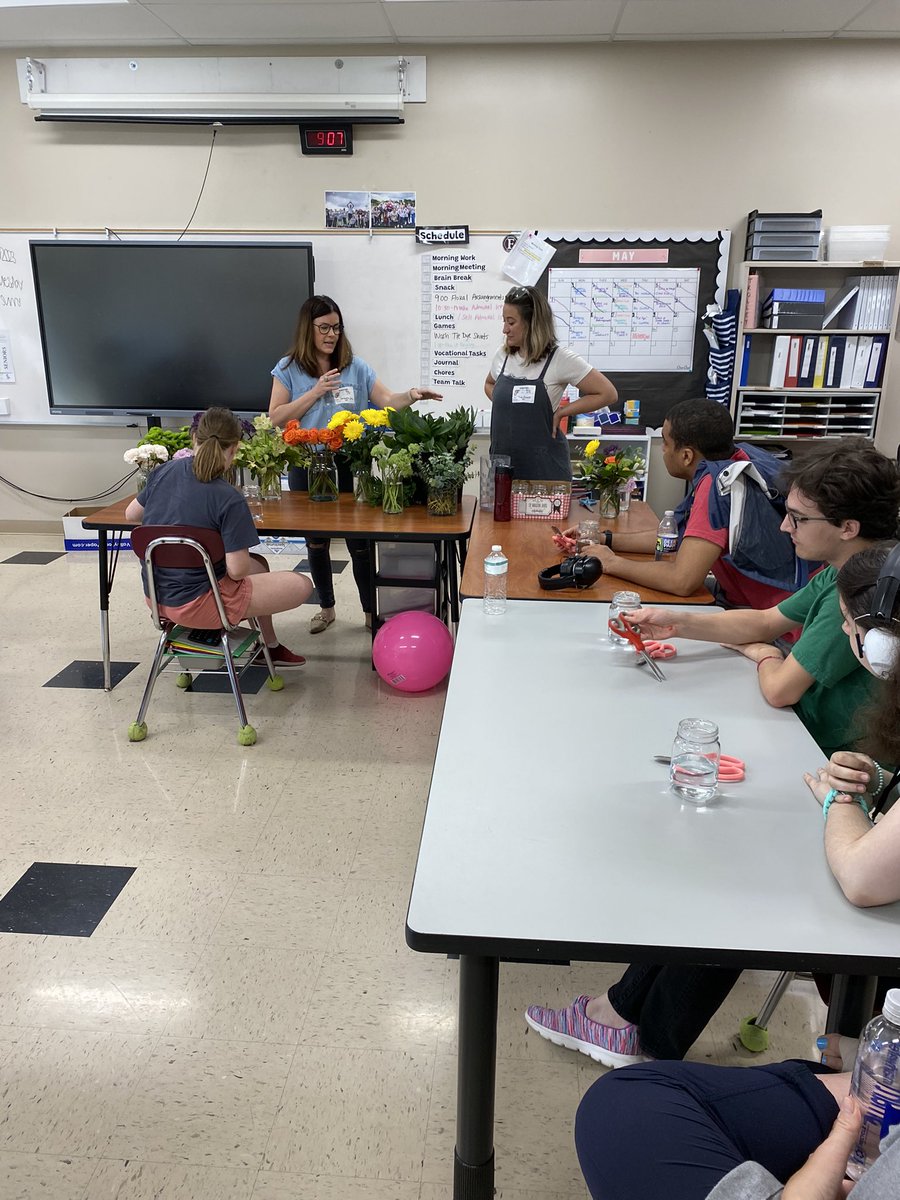 We had the best morning learning how to make floral arrangements for our families! 💐