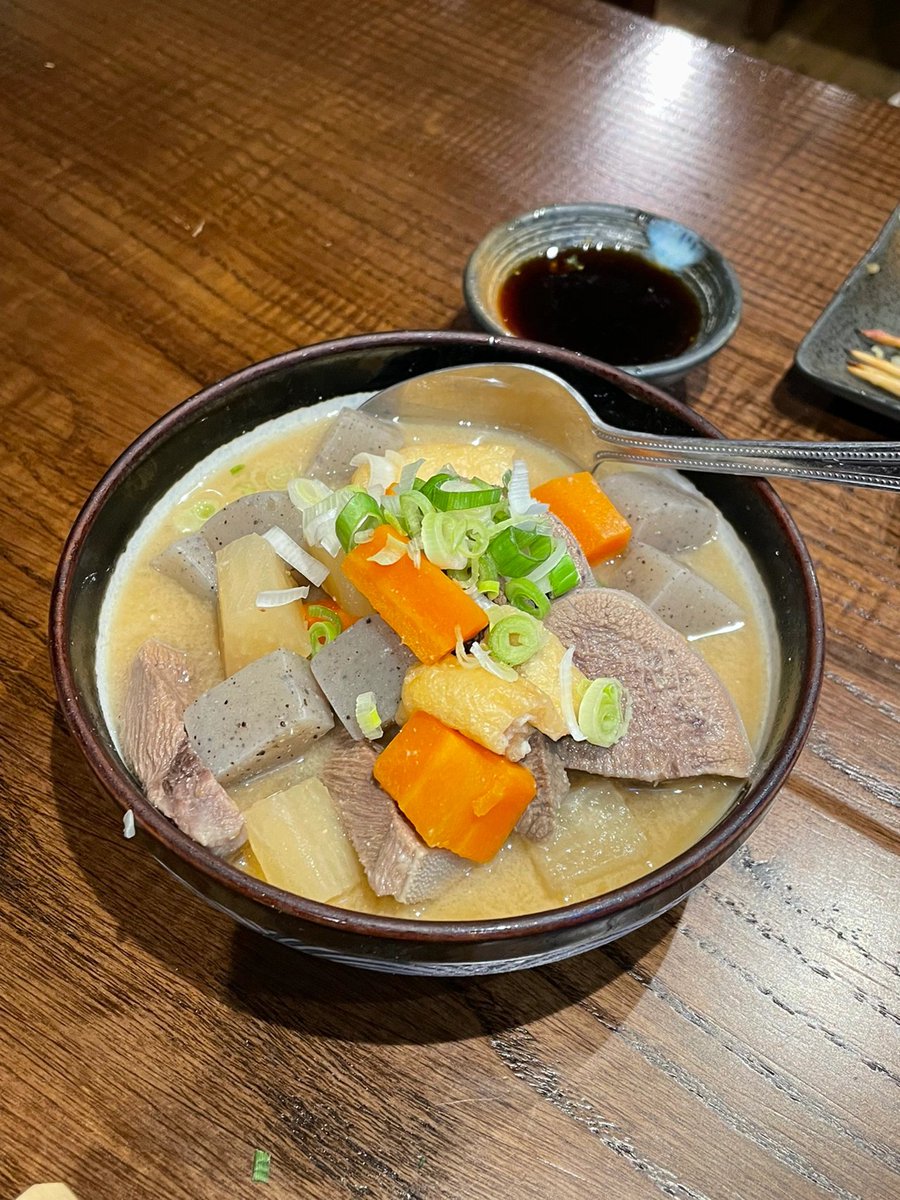 Late night hot beef tongue stew, few people in the UK like it, do they!😄