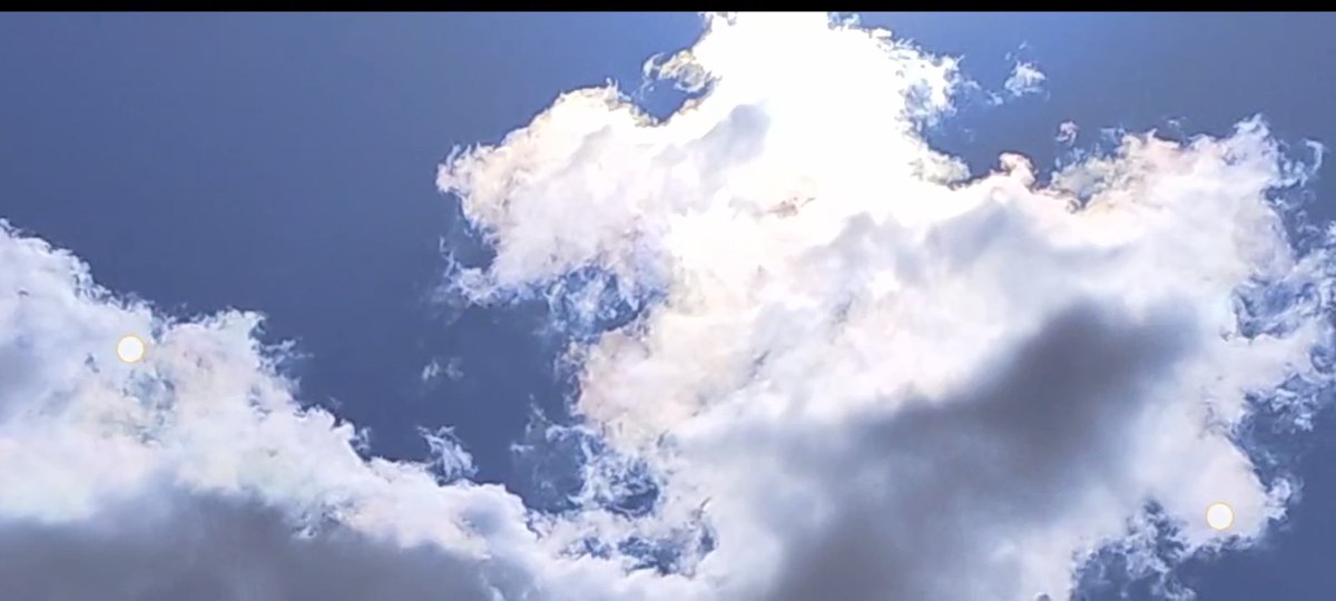 Dragon_D_Andrew's tweet photo. #seescondenenlasnuves #nosmienten #nave #ufo #Ovnis @GobiernoDeEspan https://t.co/4NfRa3sxSX