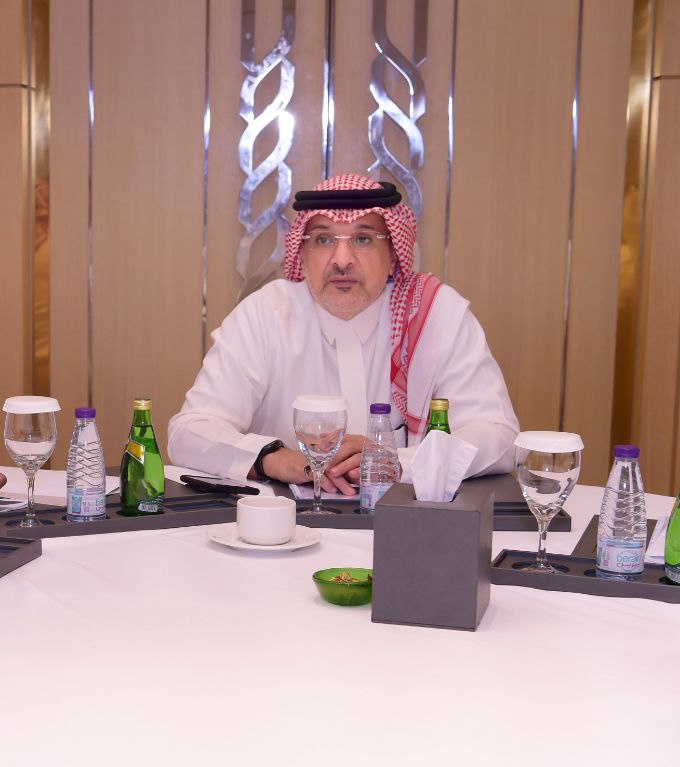 alhyatresalah's tweet photo. وقد بدأ الاجتماع بكلمة لرئيس مجلس الإدارة الأستاذ سهيل الطيّار رحّب من خلالها بالحضور، مثمنًا الدعم اللاّمحدود الذي تلقاهُ الجمعيات الأهلية المتخصصة بعلاج الإدمان من القيادة الرشيدة والتي تأتي ضمن الجهود الكبيرة والمتواصلة في حرب الوطن ضد آفة المخدرات.. https://t.co/UzGr1IkVW6