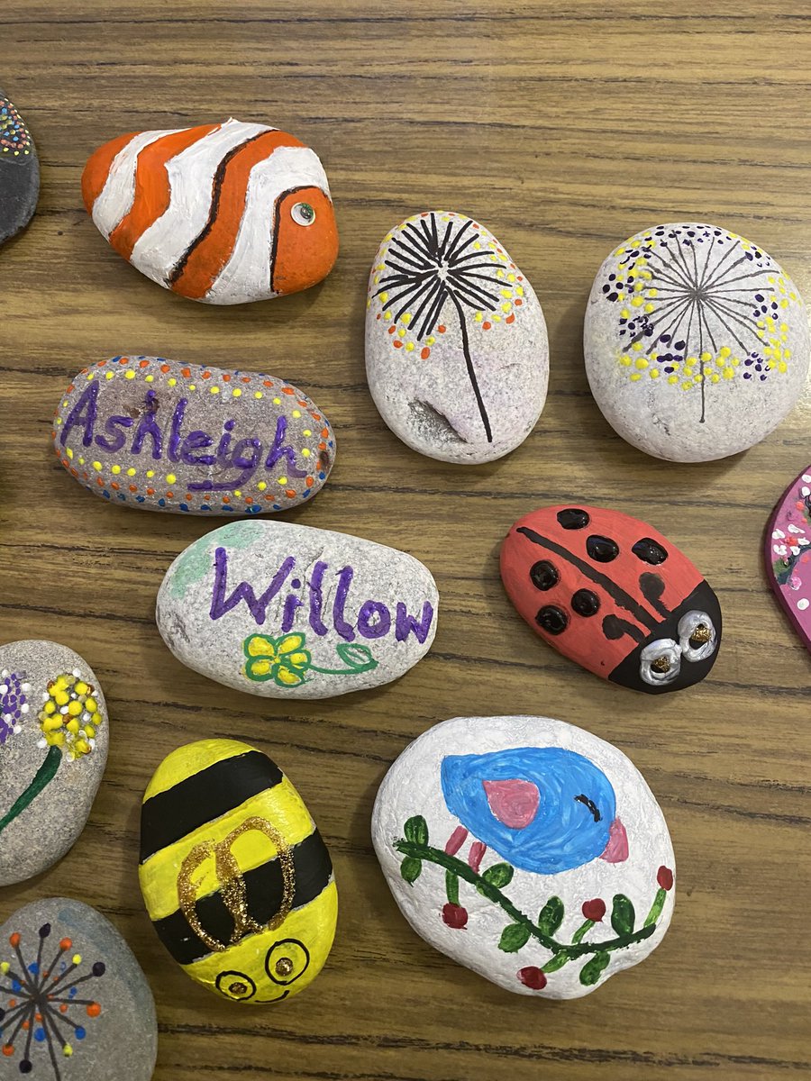 TwinRiversWI's tweet photo. Check out these amazing stones we painted last night at our monthly craft group meeting 😀 #stonepainting https://t.co/m7kShSUzo1