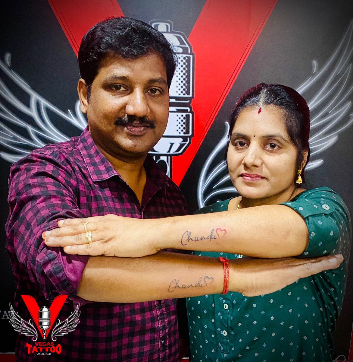 Book slot for customised designs 
To book appointment 👉🏻 9542525045.

#coupletattoo #couplegoals #couple #tattoo #coupletattoodesigns #tattooshopinhyderabad #tattooartistinhyderabad #mandalaart #besttattoostudio #besttattoostudioinhyderabad #vegastattoostudiohyderabad