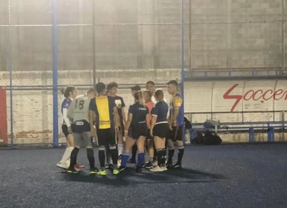 bree_torres93's tweet photo. Poco a poco ahí la llevamos 💙
2do partido (amistoso)
Perdimos de nuevo pero nos vamos acomodando...
Y claro la bellisima porra y las risas no faltaron #8PF 💙 https://t.co/1R1ENZix5g