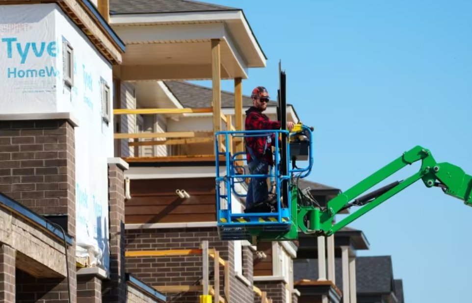 OttConNews's tweet photo. Ottawa votes to delay green-building standards implementation... https://t.co/gXAXJTO2G2
