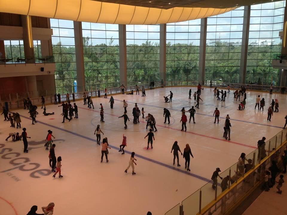 richardker's tweet photo. If you’re looking for somewhere cold 🥶 to play, I heard you can get the tickets very easily here. 🗿 https://t.co/zCinQunu55