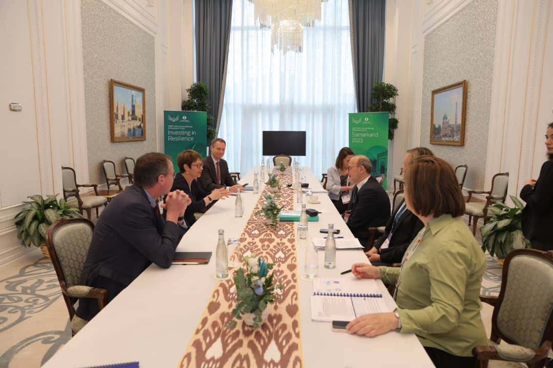 AFD_en's tweet photo. .@RiouxRemy met with @OdileRenaud to discuss collaboration with the @EBRD, the European public development banks' aid to vulnerable countries and the support to #Ukraine.

#EBRDam @IDFC_Network https://t.co/xs9GKYEVEa