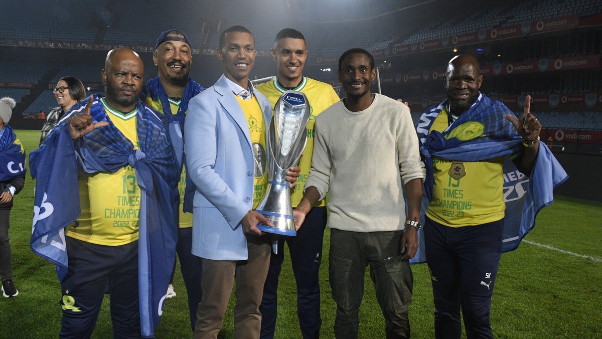iDiskiTimes's tweet photo. 𝗗𝗢𝗪𝗡𝗦 𝗧𝗢 𝗞𝗘𝗘𝗣 𝗧𝗥𝗢𝗣𝗛𝗬 ✅

DStv CEO Marc Jury has confirmed that Mamelodi Sundowns will keep the DStv Premiership trophy and the PSL’s main sponsorship will have a new trophy next season. https://t.co/7PvkORz6ov https://t.co/wxgCDFrjHx