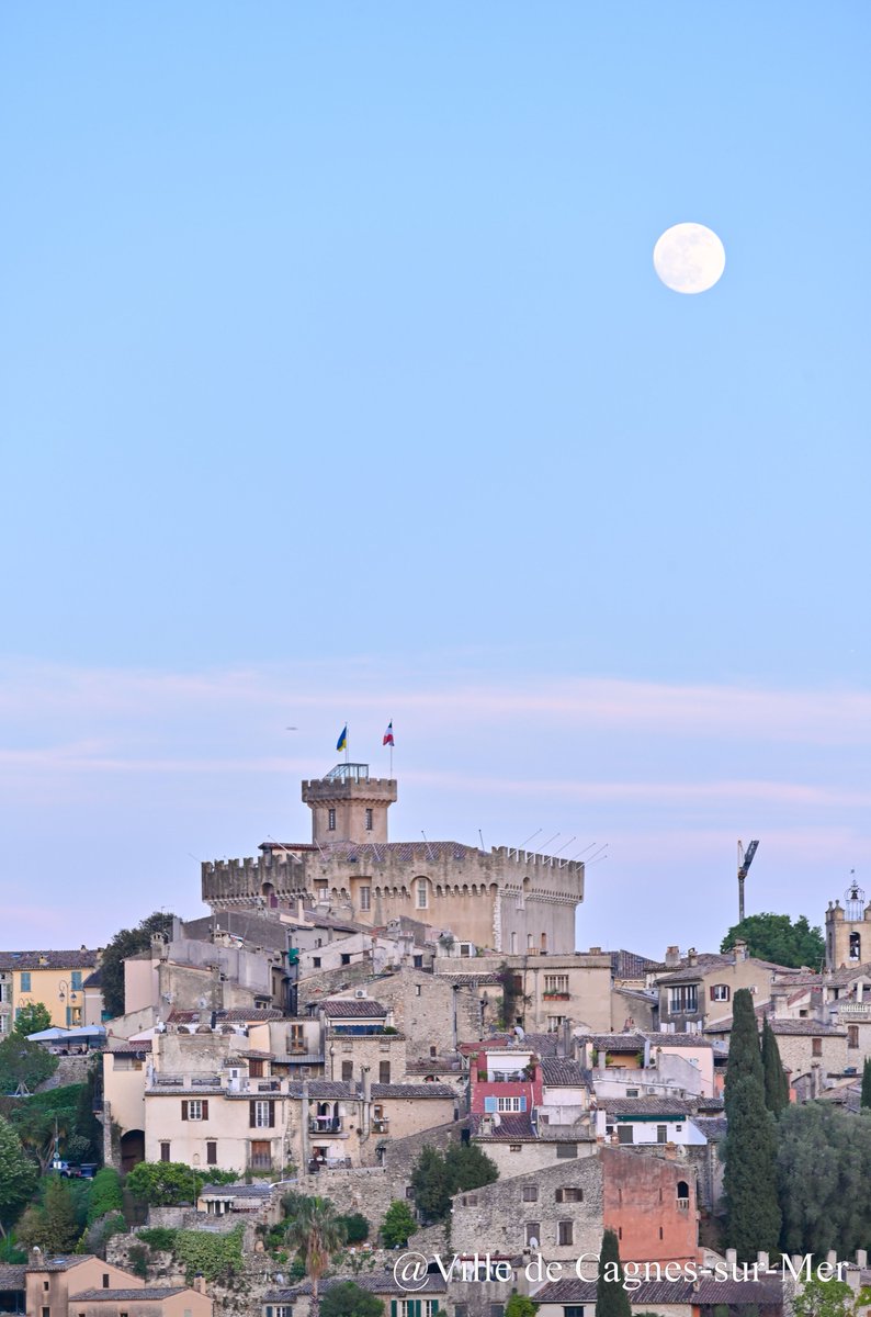 La ville de #cagnessurmer vous souhaite une belle journée ! 😍

Chaque matin une photo pour découvrir ou redécouvrir les paysages de notre commune ! #chateaugrimaldi

📸 Ville de Cagnes-sur-Mer
#nature #hautdecagnes #lune #pictureoftheday #frenchriviera