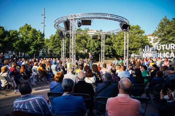 EUiAdeSabadell's tweet photo. 👏🏼Equipaç de gent compromesa i diversa. De gent convençuda de ser l'alternativa que pot guanyar el govern de la ciutat per fer-la més democràtica, feminista i ecologista.

✊🏼Aquesta és la força de la coalició d'#ERC-#EUiA a #Sabadell.

#GuanyemElSabadellDeLaGent
#FuturRepublicà https://t.co/bSHK6Ulwlw