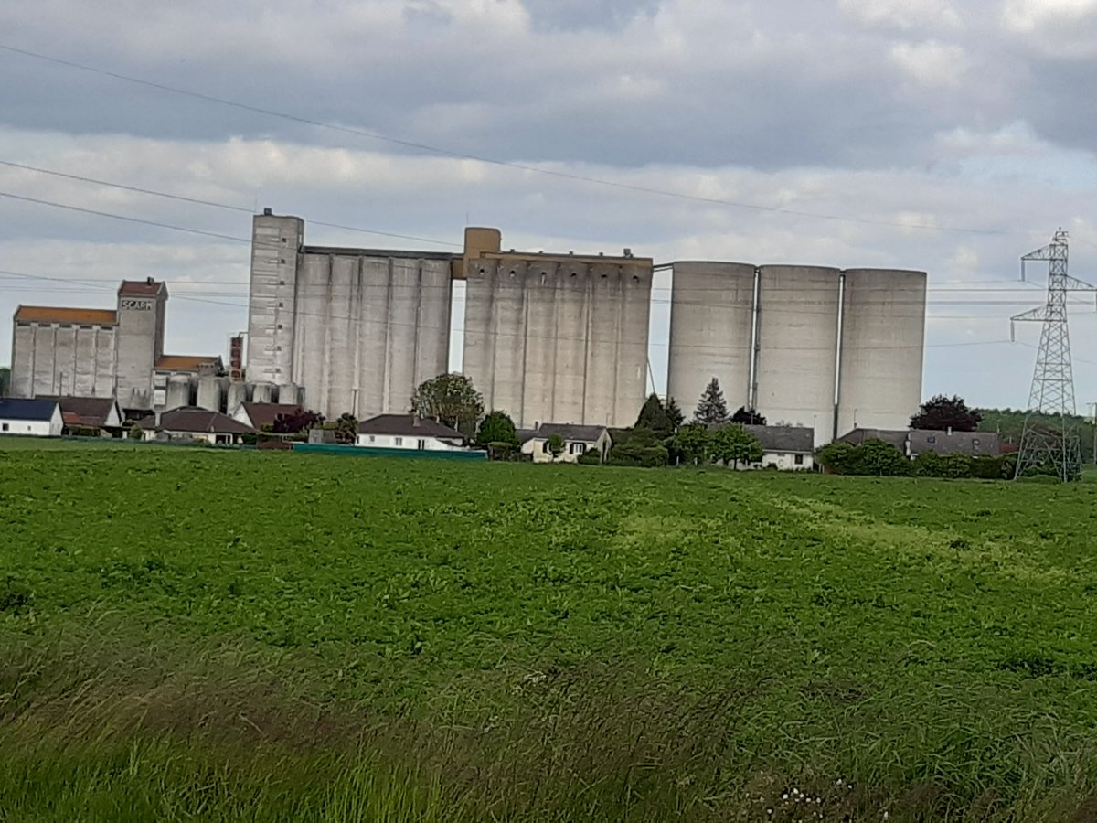 L'agence Plaine Champenoise <a href="/AgricultureAube/">Agriculture Aube / Haute-Marne</a> s'implante sur son territoire pour accompagner et enrichir la proximité de ses équipes avec les agriculteurs et  les  énergies du territoire.
Au fait, c'est ou ?  Une photo en indice de la commune ?