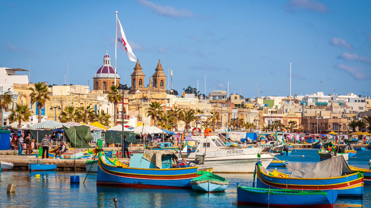 🇲🇹 Malta is a really small island, but it’s definitely worth exploring: live the mix of cultural influences, visit the fascinating Baroque architecture in Valletta and swim crystal clear water! 🌊