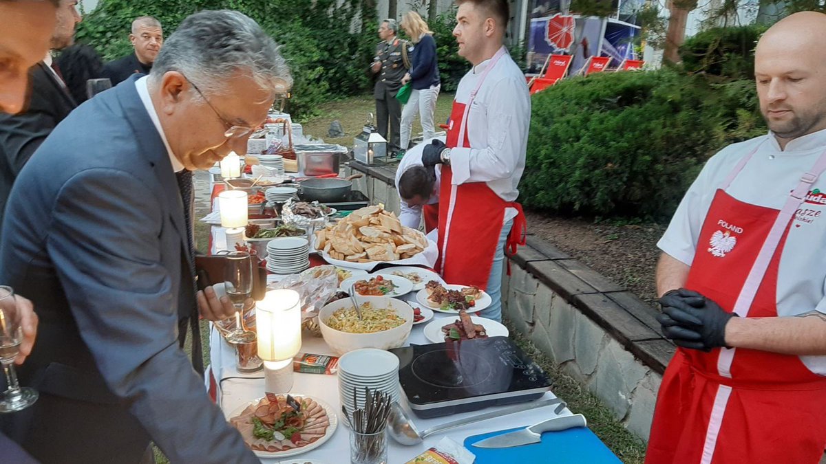 Athens_PAIH's tweet photo. 🎉🇵🇱 Yesterday in Athens, we celebrated the 232nd anniversary of the May 3rd Constitution with traditional 🇵🇱flavors from #ZMSilesia, #AntoniusCaviar, #Refal, #WilSad and products from #mokosh, #efektima, & #yokaba. It was a splendid event showcasing the richness of 🇵🇱 tradition. https://t.co/w7P9J56P5q