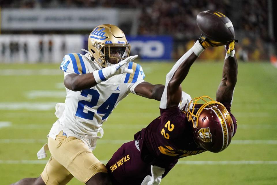 Extremely blessed and honored to say I’ve received an offer from UCLA ‼️#4sup @UCLAFootball @MalloeMalloe @GregBiggins @adamgorney @ChadSimmons_ @MaxPreps
