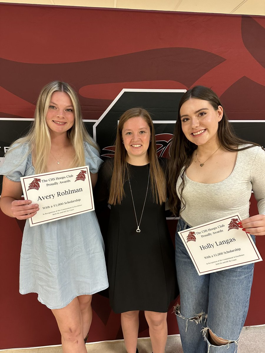 cshhoopsclub's tweet photo. So awesome to celebrate 2 of our Seniors tonight. @averyrohlman and @hollyg_8, thank you for your amazing leadership at Chatfield. You will be missed. https://t.co/m5LTsV83K0
