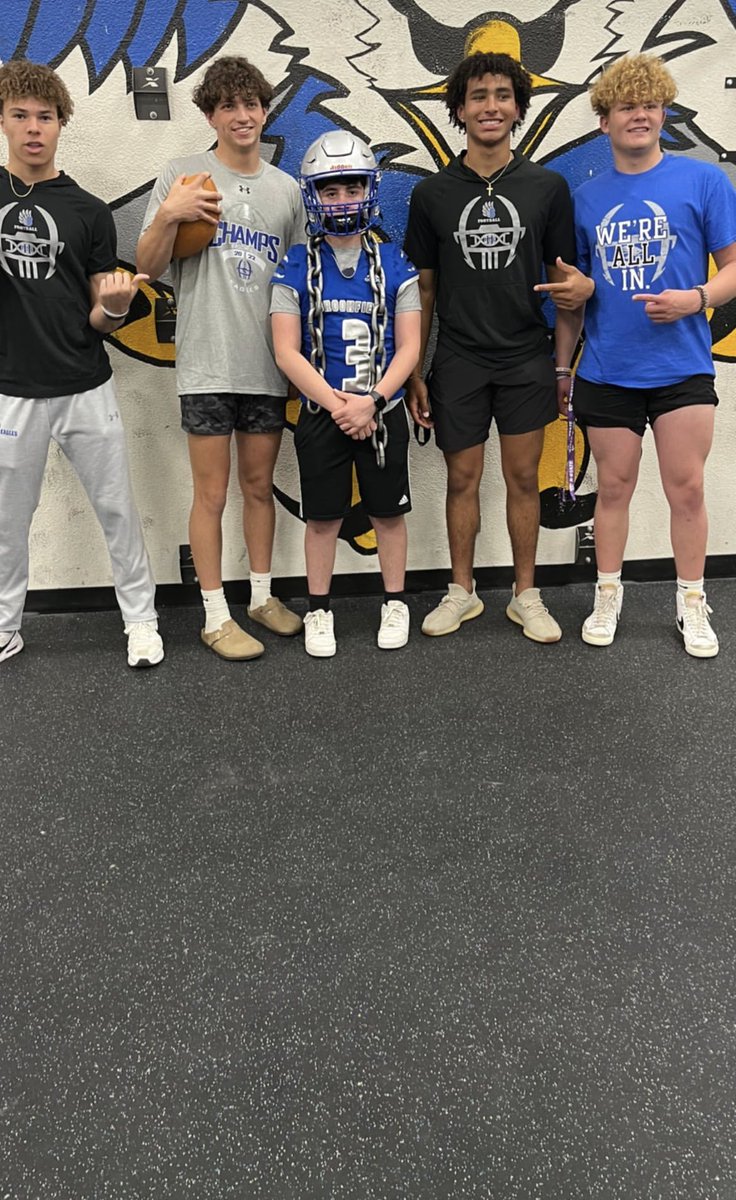 Calebmeehan08's tweet photo. Had a great time showing, the upcoming freshman. What Broomfield football is about! There are some great talent coming to Broomfield, Watch out for classes of 24,25,26,27. @bennermikhail0 @anthonygcobb @CoachOBrien @BroomfieldFtbl @BrentHarris0 @BHSEAGLE @SeanMee59004170 #SOAH https://t.co/ERSDAl6frM