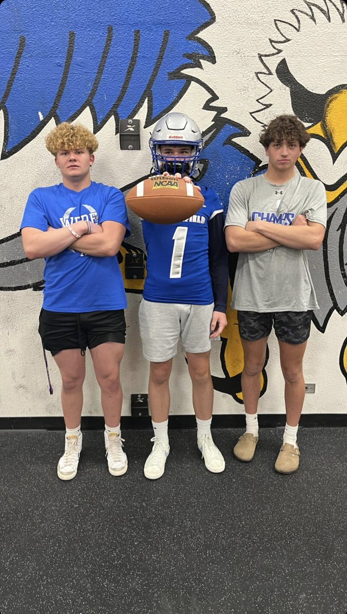 Calebmeehan08's tweet photo. Had a great time showing, the upcoming freshman. What Broomfield football is about! There are some great talent coming to Broomfield, Watch out for classes of 24,25,26,27. @bennermikhail0 @anthonygcobb @CoachOBrien @BroomfieldFtbl @BrentHarris0 @BHSEAGLE @SeanMee59004170 #SOAH https://t.co/ERSDAl6frM