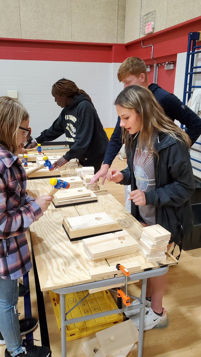 LSHS National Honor Society tweet media