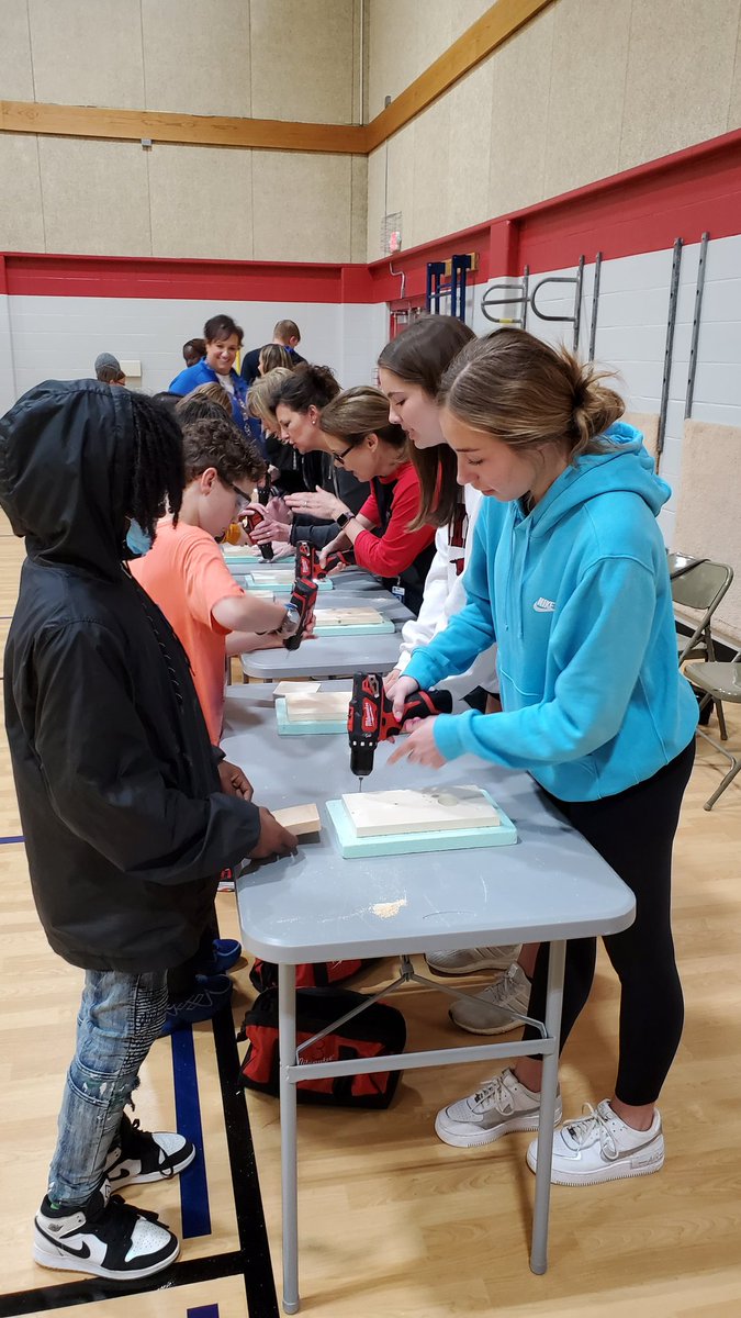 LSHS National Honor Society tweet media