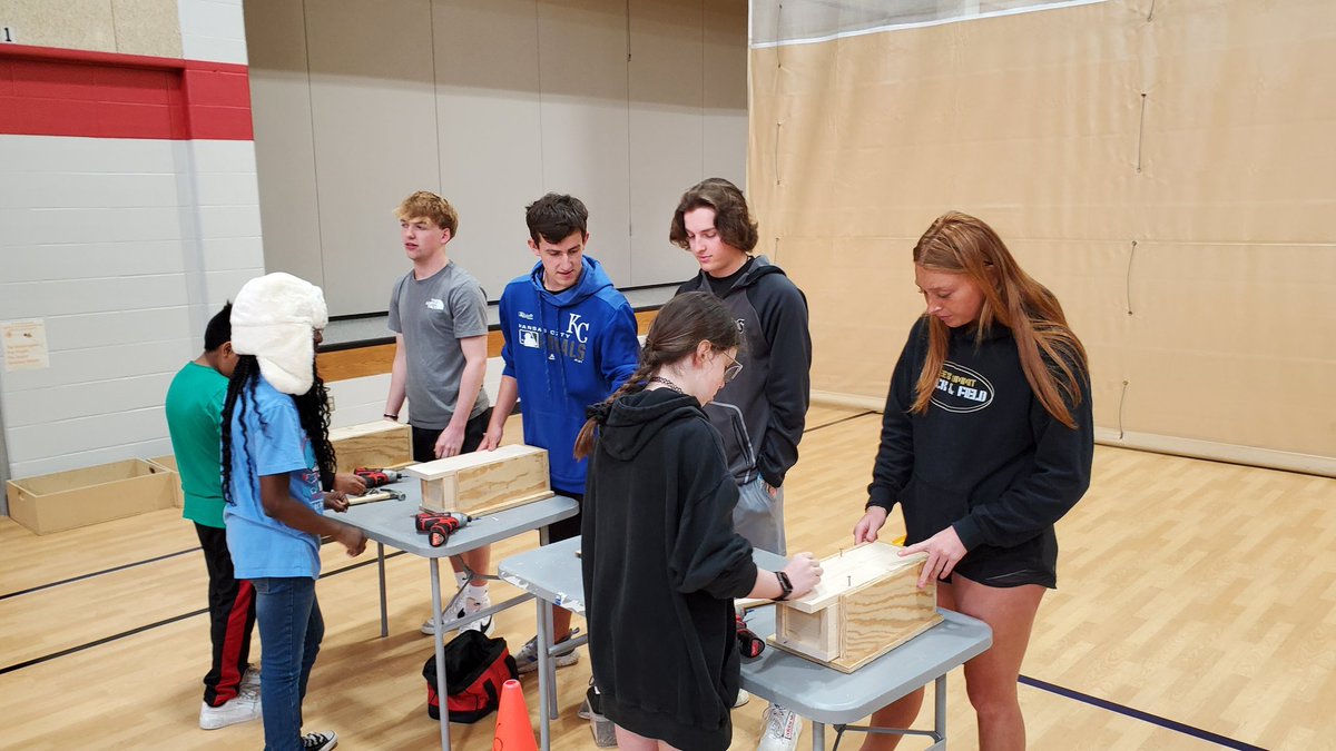 LSHS National Honor Society tweet media