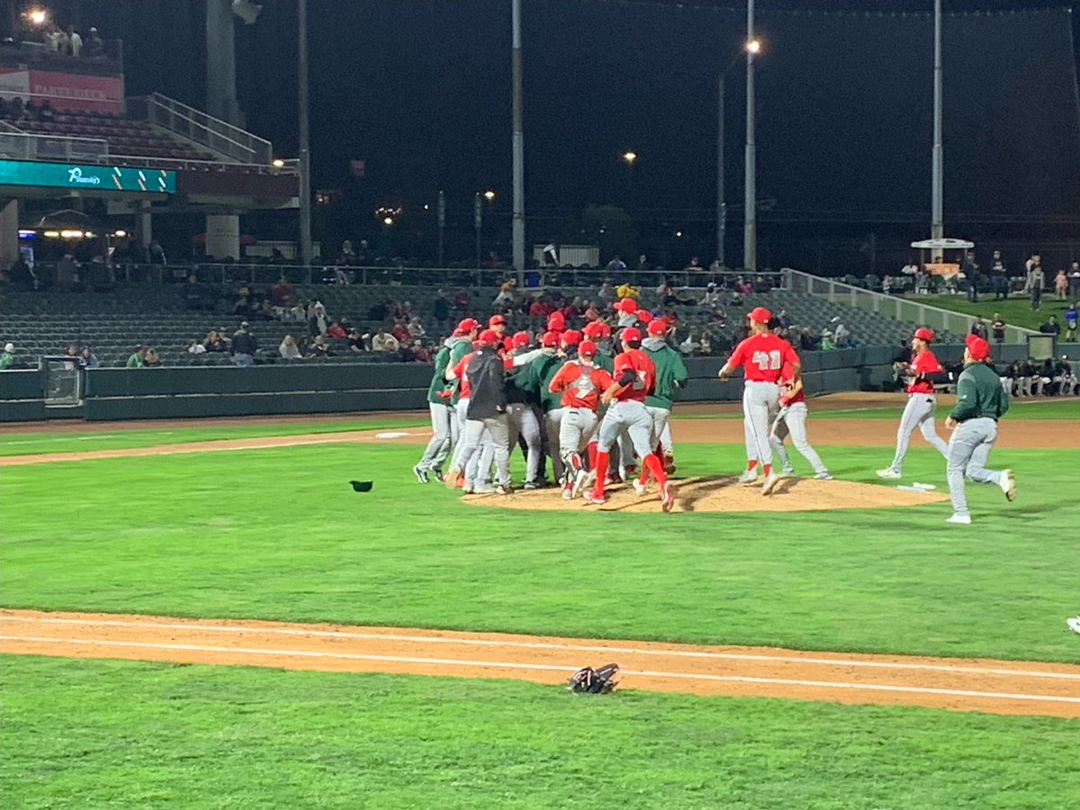 ‼️NO-HITTER‼️

Jairo Iriarte, Alan Mundo, and Adam Smith combine to throw a no-hitter at Dayton in 6-0 win! #PadresOnDeck