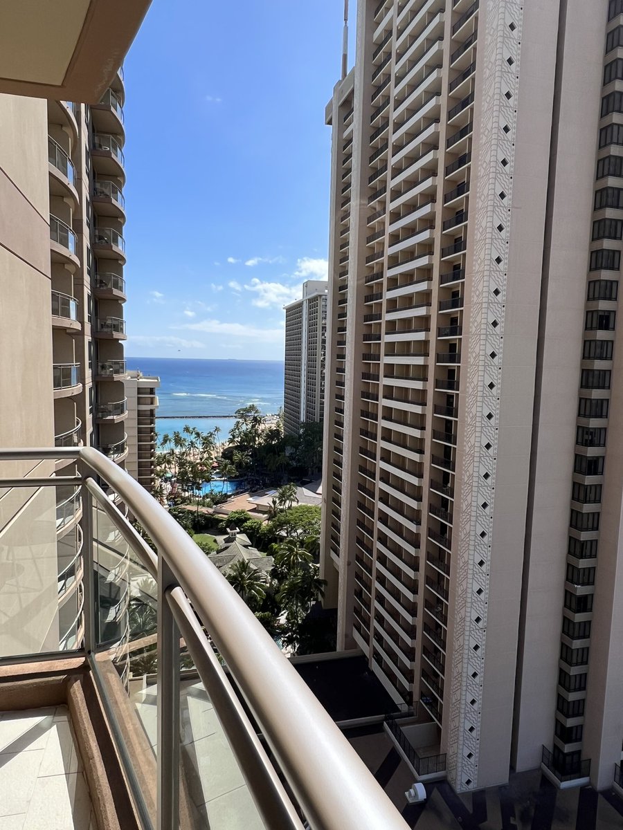 今日は日本は30℃越えでハワイ最高温度25度です