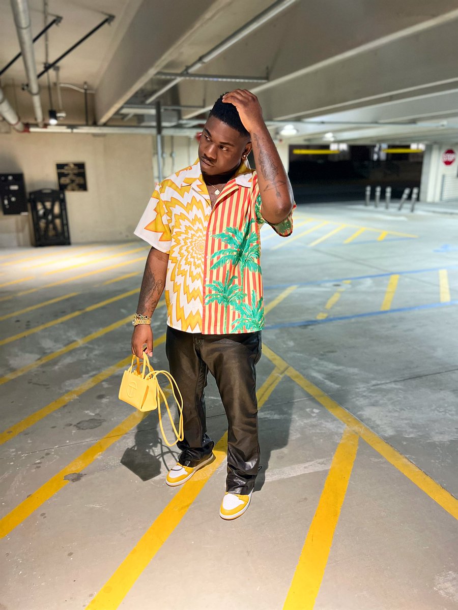 Saturday vibes…⚡️🌴