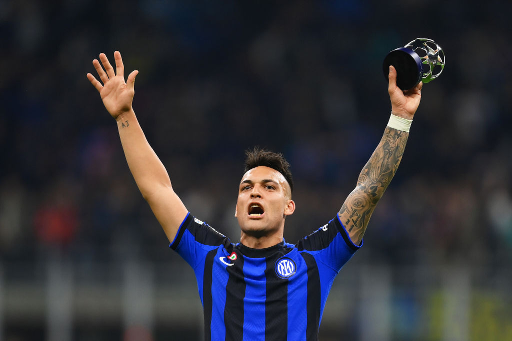 Inter vice president Zanetti on Lautaro links with Man United and Chelsea: 'Lautaro's key player and we keep him with us'. 🔵🇦🇷

'As things stand, it's time to enjoy Lautaro as a player. He's very happy here, it's his home. I hope this can be the case for many years'.