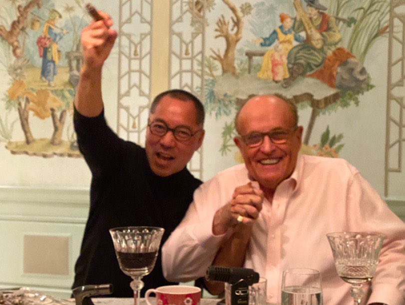 强奸犯和强奸犯就喜欢扎堆，因为臭味相投！