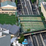 そんなところに!？青学テニスコートが首都高を横断!