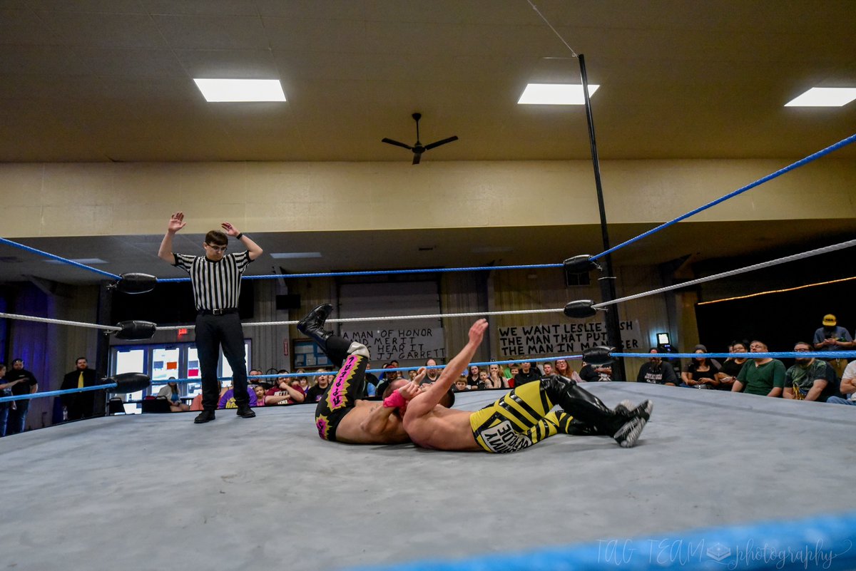 Picture perfect suplex!

<a href="/timelesstylerj/">Tyler Jones</a> vs @jimmywylde 

<a href="/ProAbsolute/">Absolute Pro Wrestling</a> SUPER SLAM