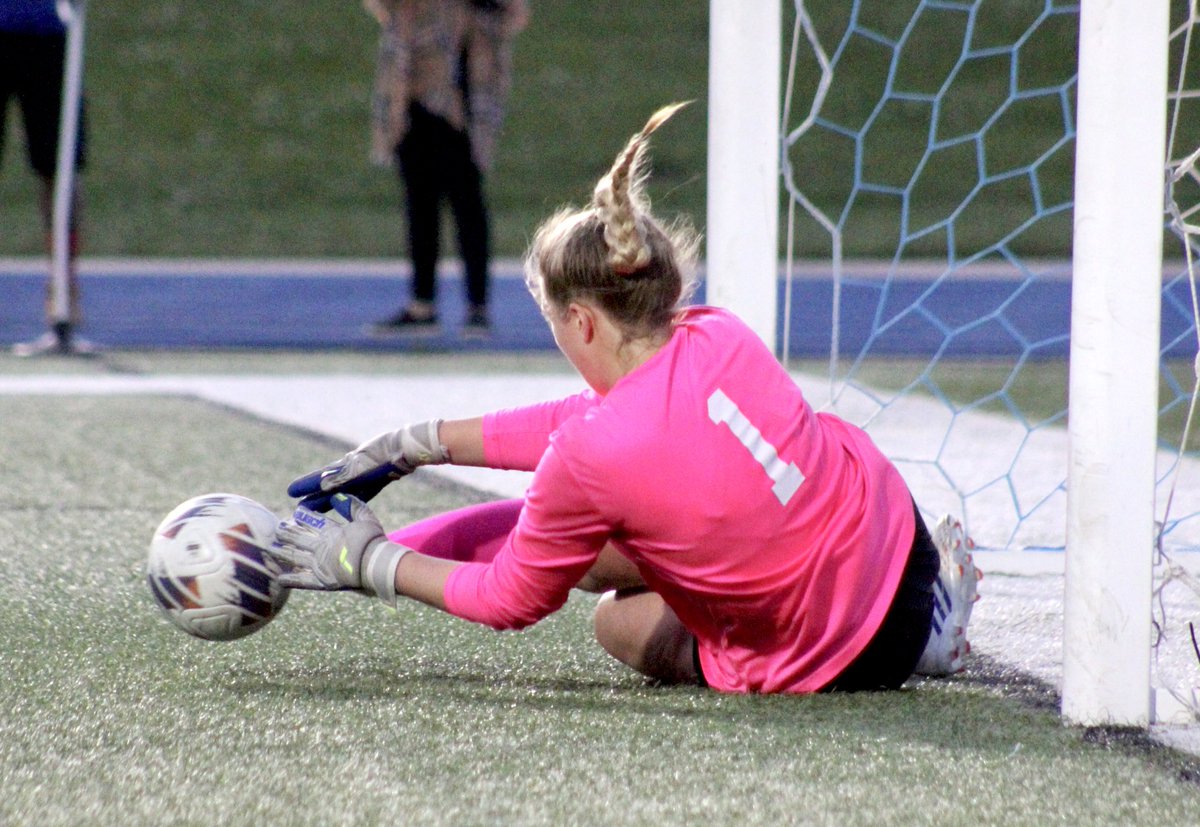 SchuckSports's tweet photo. Here is the game-clinching save in a PK shootout by @TaylorFohey in the @QhsSoccergirls regional semifinal victory over Granite City. https://t.co/beFd5mBU7y