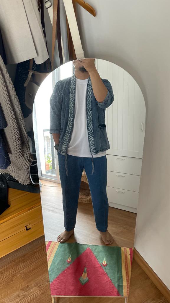 Ni celana padahal belinya udah jauh di Uniqlo Jepang! Tapi masih ada aja loh yang nanya “Loh Uniqlo juga? Samaan kita.” 🤣 Anywhere everywhere pasti ada #anakuniqlo!