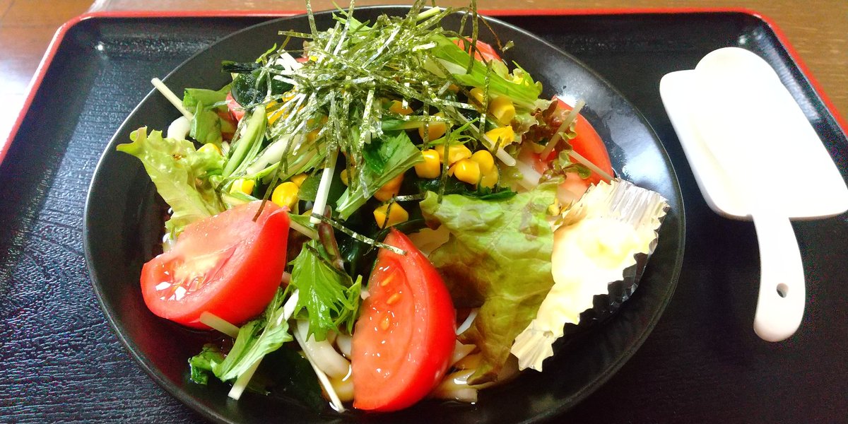KIcchantei's tweet photo. 暑くなってきたので、夏季メニュー始めました。
サラダうどん　760円
塩レモンとん丼　880円
どんぶりには、ミニサラダ、お新香、味噌汁が付きます。
税込みで、ランチにはコーヒーか緑茶がサービスです。
宜しくお願い致します😀 https://t.co/rMoIqkrZZb