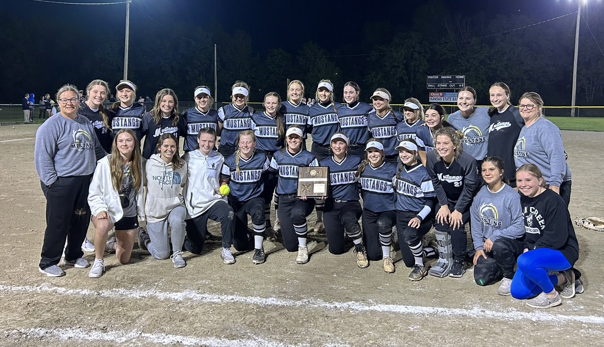 Mustang Softball tweet media