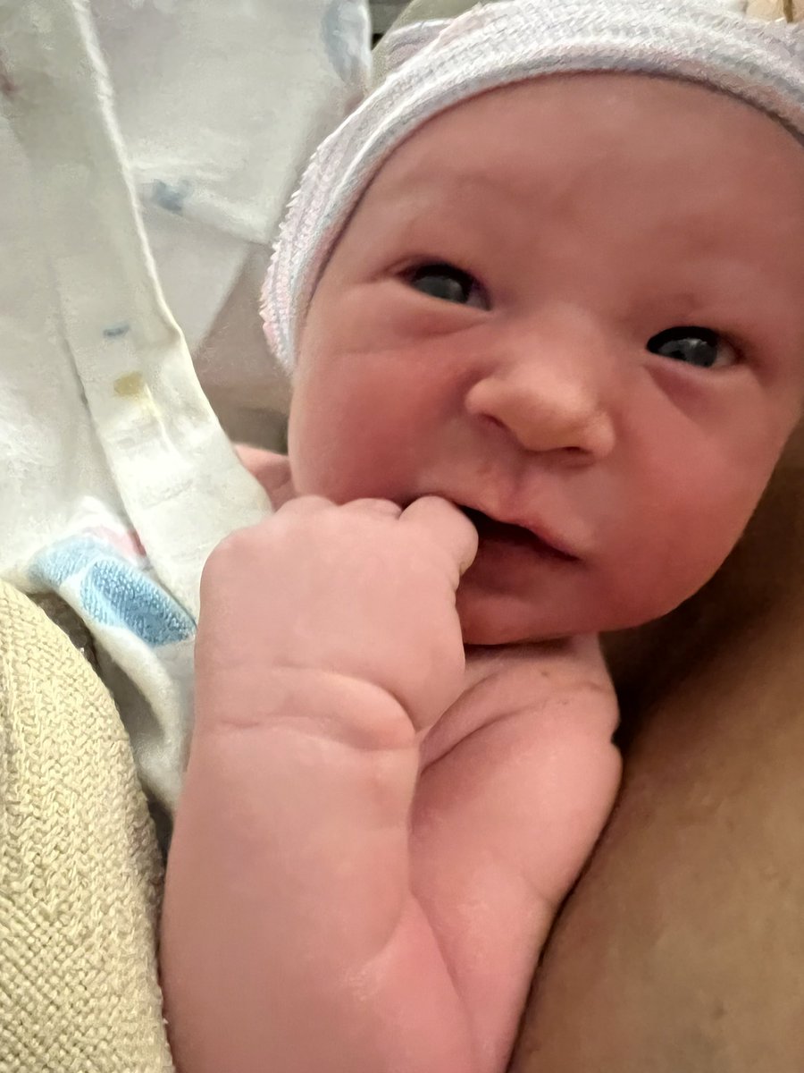 I’m a dad!!! Momma and baby are both doing great! 🙌 #BoyDad