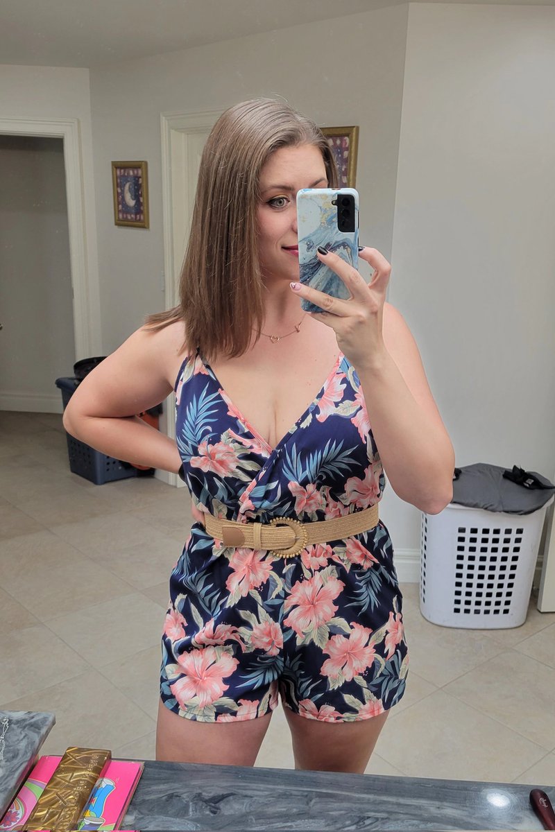 Samanthanolimit's tweet photo. Weigh in day. Week 5 of slow cut done. -.8lbs this week. Down to 177.2 lbs. Looks like this 8 week plan could turn into 16 weeks but that's fine with me. I'll get there eventually. #slowcut #gymrat #gymjunkie #gymgirl #gymtransformation #fitness #fitgirl #naturalweightloss https://t.co/T1TId40LT8