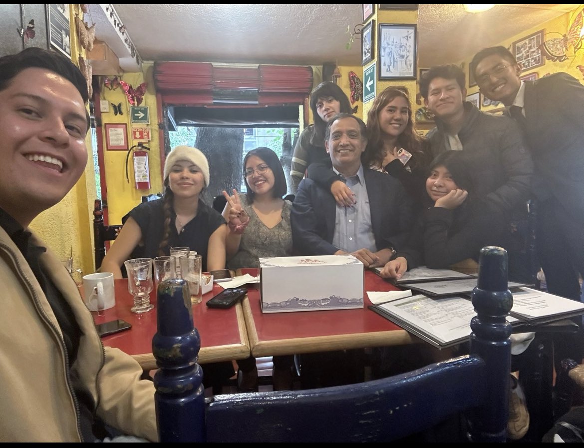 Celebrando el día del Maestro