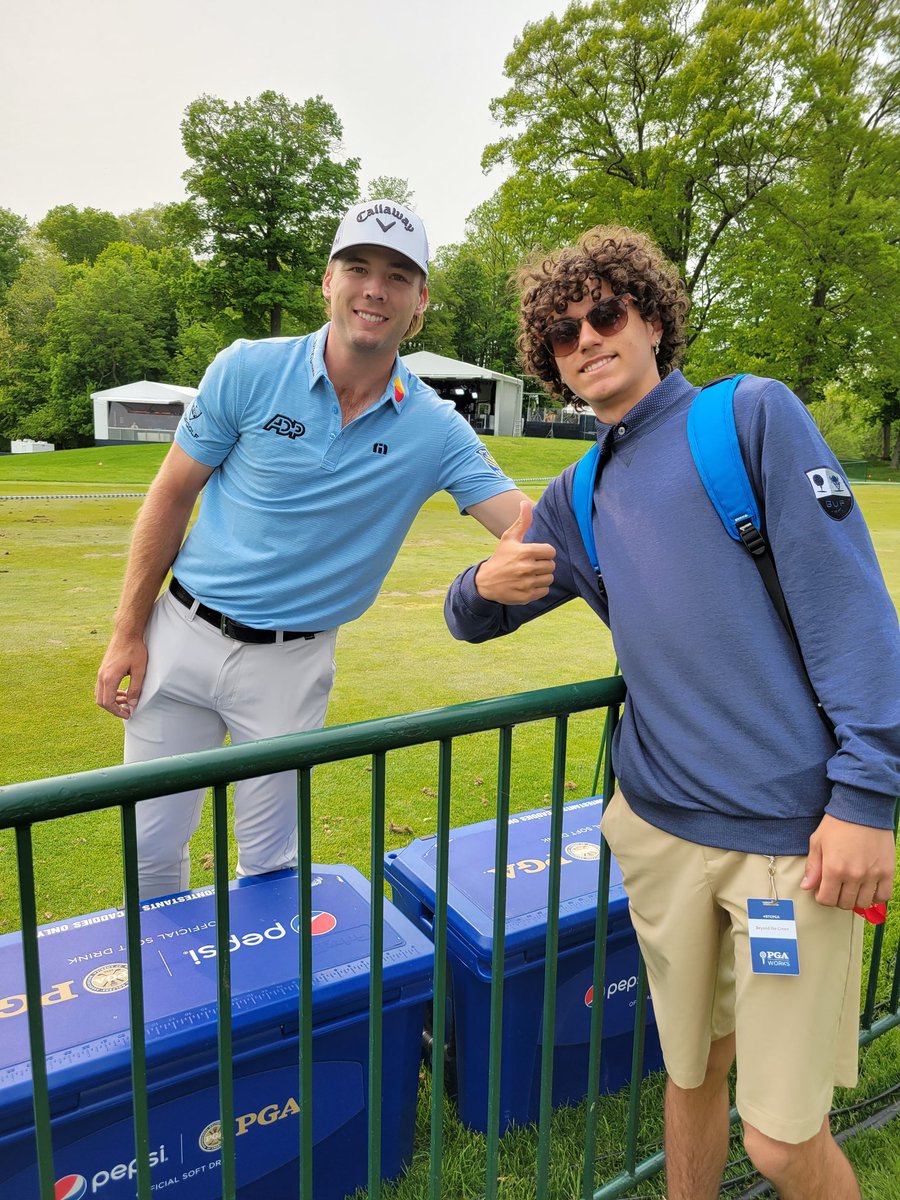 RoczNice1's tweet photo. ⬅️➡️⚛️‼️MANIFEST‼️ 🏌‍♂️#HeNext 💯 @_eliel.rodriguez 

Super Shout out to @firstteewny
&amp; @pga for inviting my son out to @oakhillcountryclub 
#PGAChamp #pgatour #WeTheBest #buffalony #buffalogolfandsocial #eastsidegolf #klutchsports https://t.co/PDNGfmTe25