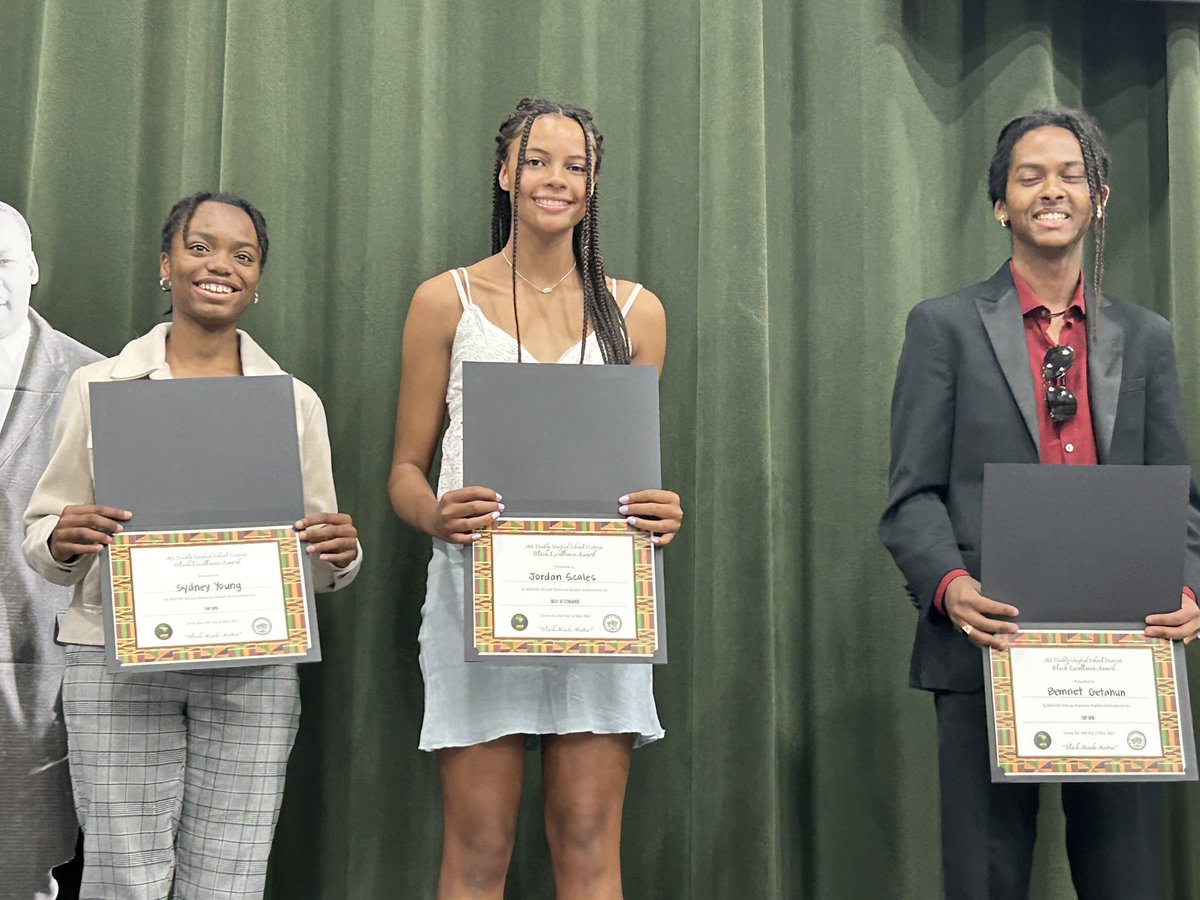 Principal_Coop's tweet photo. Huge congratulations to our amazing Broncos honored at the Black Excellence awards night! Sydney Young (11th), Bemnet Getahun (12th) both recognized for their top GPA’s, and Jordan Scales (9th) for perfect attendance! @NorthgateHS https://t.co/oE0WpCCKot